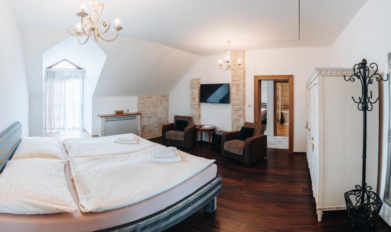 Kastely Grof Zichy Hotell Haniska Exteriör bild